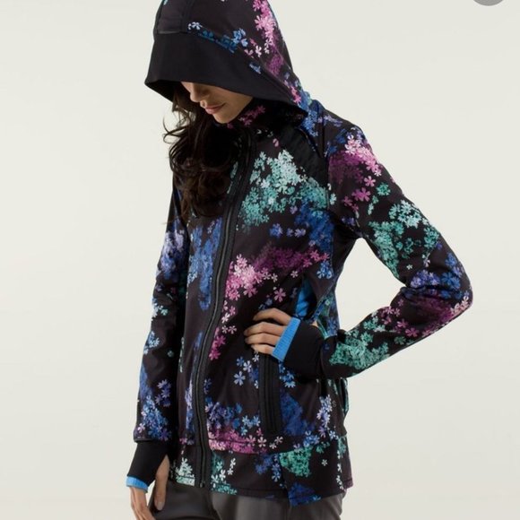 𝅺rare! Lululemon Scuba Hoodie Stretch Blue Petal Pop Size 2 - Picture 2 of 9